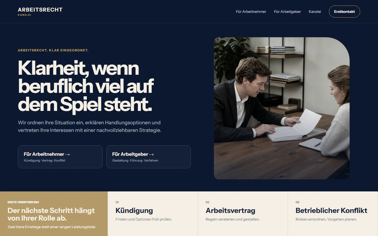 Website-Entwurf mit getrennten Einstiegen für beide Zielgruppen.